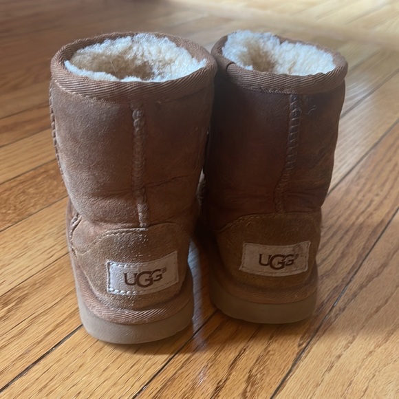 USED Ugg toddler boots - Size 8 - Picture 3 of 3